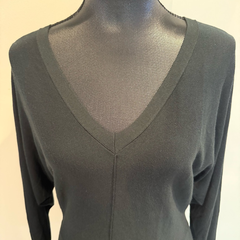 Ann Taylor LOFT Black Long Sleeve V-Neck Top - Picture 5 of 11